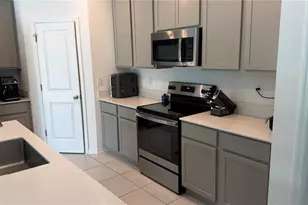 637 Bell Prairie Cir, Lake Wales, FL 33859 - Photo 6