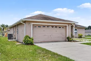 1802 Hudson Ct, Kissimmee, FL 34759 - Photo 2