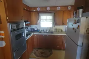 1403 Lakeview Dr, Tavares, FL 32778 - Photo 8