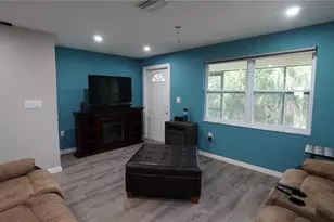 3312 Ramblewood Pl, Sarasota, FL 34237 - Photo 12