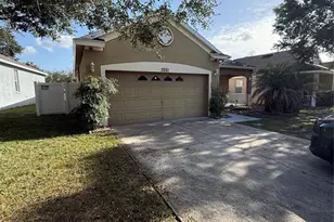 3201 Summer Cruise Dr, Valrico, FL 33594 - Photo 2