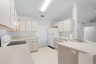 12949 Downstream Cir, Orlando, FL 32828 - Photo 6