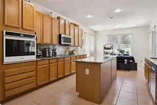 1603 Johns Cove Ln, Oakland, FL 34787 - Photo 12