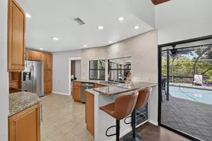 3935 Country View Ln, Sarasota, FL 34233 - Photo 8