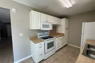 1643 Sandy Point Square, Orlando, FL 32807 - Photo 8