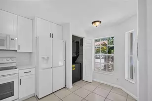 946 Summit Lake Dr, West Palm Beach, FL 33406 - Photo 10