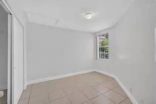 946 Summit Lake Dr, West Palm Beach, FL 33406 - Photo 18
