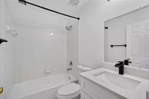 946 Summit Lake Dr, West Palm Beach, FL 33406 - Photo 14