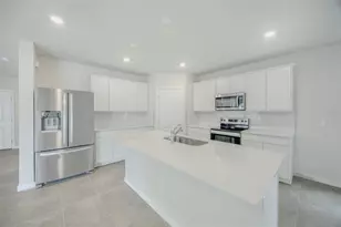 6107 Wooded Brush Aly, Saint Cloud, FL 34771 - Photo 2