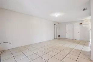 2163 Dill Dr, Orlando, FL 32837 - Photo 4