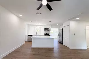 561 Yale Rd, Venice, FL 34293 - Photo 2