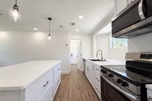 561 Yale Rd, Venice, FL 34293 - Photo 4