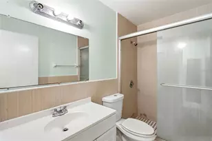 2868 N Powers Dr, Orlando, FL 32818 - Photo 14
