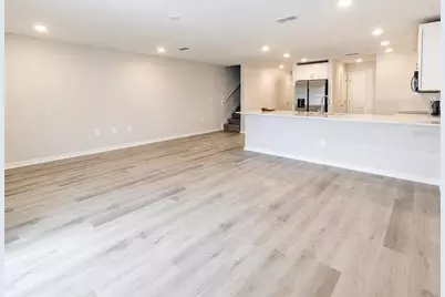 318 Chesapeake Drive, Saint Cloud, FL 34771 - Photo 2