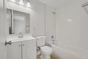 1224 Oak Valley Dr, Seffner, FL 33584 - Photo 12