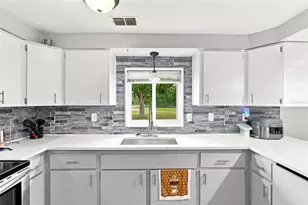 1518 Dickens Rd, Lake Wales, FL 33898 - Photo 4