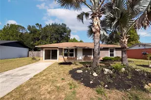 505 Oak Dr, Tavares, FL 32778 - Photo 1