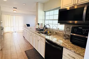1221 Leeway Ave, Orlando, FL 32810 - Photo 4
