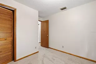 10207 N Hyaleah Rd, Tampa, FL 33617 - Photo 22