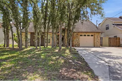 10207 N Hyaleah Road, Tampa, FL 33617 - Photo 1