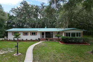 22 Poinsettia Dr, Deland, FL 32724 - Photo 2