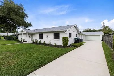 2215 Bradford Court, Orlando, FL 32806 - Photo 2