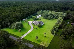 10264 W Springtree Ln, Crystal River, FL 34428 - Photo 2