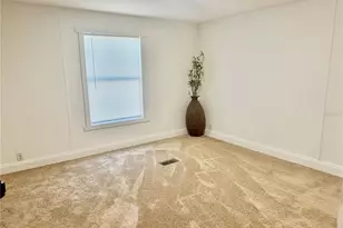 31638 Lake Dr, Eustis, FL 32736 - Photo 14