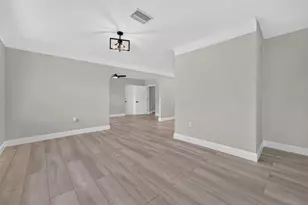 763 65th Ave S, Saint Petersburg, FL 33705 - Photo 2