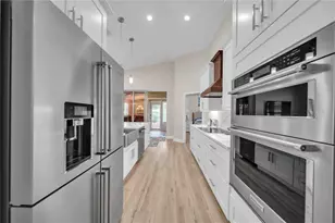 1358 Hedgewood Cir, North Port, FL 34288 - Photo 2