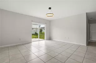 1721 White Water Ct, Davenport, FL 33837 - Photo 4