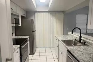 5301 Pinebury Ct, Orlando, FL 32808 - Photo 2