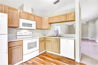8832 Valencia Oaks Court, Orlando, FL 32825 - Photo 6