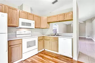 8832 Valencia Oaks Ct, Orlando, FL 32825 - Photo 6