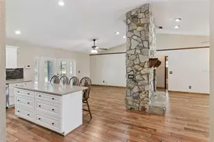 3905 Lemon Tree Ct, Lakeland, FL 33813 - Photo 8