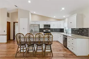 3905 Lemon Tree Ct, Lakeland, FL 33813 - Photo 6