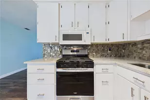 7232 Omega Ct, Zephyrhills, FL 33540 - Photo 28