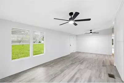 403 Acorn Circle, Fruitland Park, FL 34731 - Photo 4
