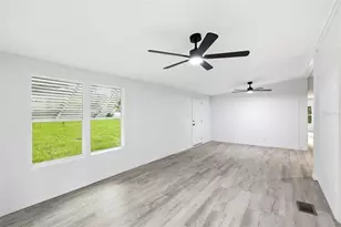403 Acorn Cir, Fruitland Park, FL 34731 - Photo 4