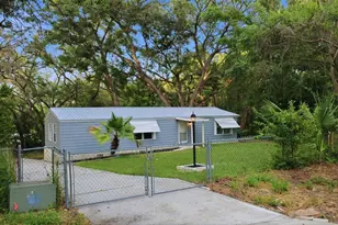 403 Acorn Cir, Fruitland Park, FL 34731 - Photo 2