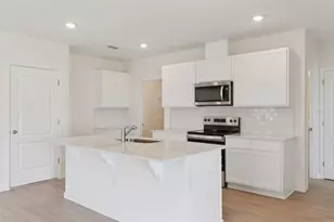 917 5th St, Port Orange, FL 32129 - Photo 12