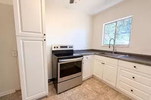 2235 45th Ave N, Saint Petersburg, FL 33714 - Photo 2