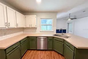 546 Penns Neck Dr, Deland, FL 32724 - Photo 2