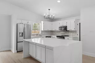 505 Lake Charm Dr, Oviedo, FL 32765 - Photo 2