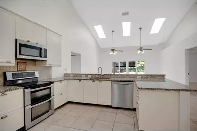 3886 Kingston Oaks Cove, Oviedo, FL 32765 - Photo 10