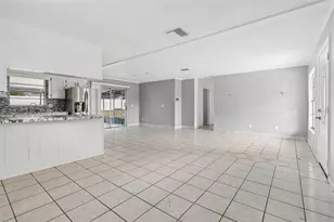 1719 Julian Ln Dr, Tampa, FL 33619 - Photo 4
