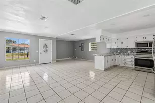 1719 Julian Ln Dr, Tampa, FL 33619 - Photo 10