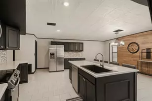 9027 Bonnet Way, Weeki Wachee, FL 34613 - Photo 8