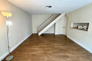 5561 Slash Pine Ct, Orlando, FL 32811 - Photo 2