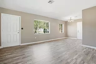 404 Louis St, Leesburg, FL 34748 - Photo 4